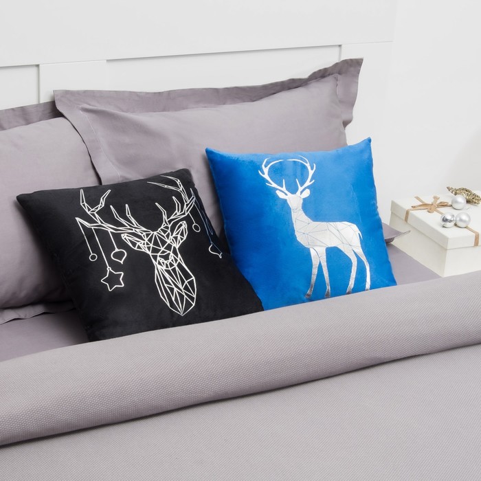 Наволочка декоративная Collorista серебро "Новогодняя" 40х40 см, велюр, 100% п/э