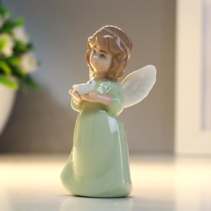 Сувенир керамика "Ангел в зелёном платье с голубем в руках" 6,5х3,3х2,5 см