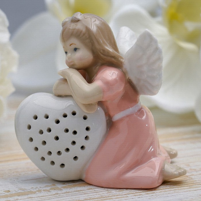 Сувенир керамика световой "Ангел-девочка в розовом платье рядом с сердцем" 8х6х8 см