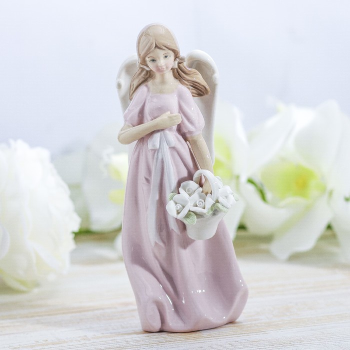 Сувенир керамика "Ангел-девочка в розовом платье с корзиной роз" 18х6,8х5 см