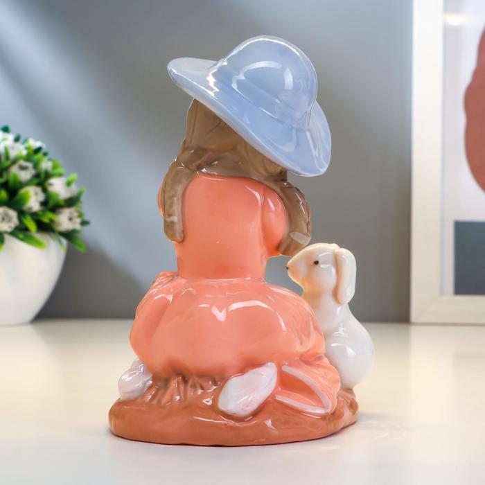 Сувенир керамика "Девочка в розовом платье и голубой шляпке с кроликом" 12х10х7,8 см