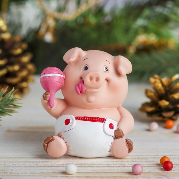 Сувенир полистоун "Розовый поросёнок-карапуз с погремушкой" 7,7х7х6 см