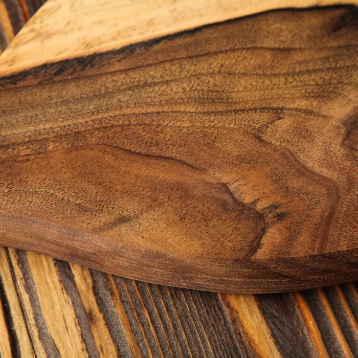 Доска авторская для подачи №1, из слэба, массив ореха, 40 х 20 см