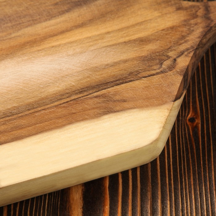 Доска авторская для подачи №3, из слэба, массив ореха, 40 х 20 см