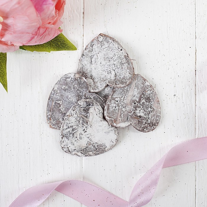 Новогодний декор из коры  "Сердца", беленый