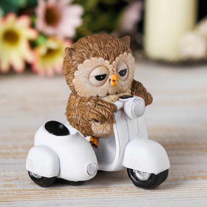 Сувенир полистоун "Совушка на мопеде" 9х8,5х7,3 см