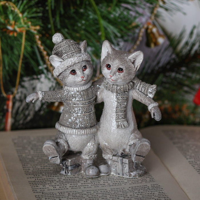 Сувенир полистоун "Котята - зимние гуляния" 11х10,5х4,5 см