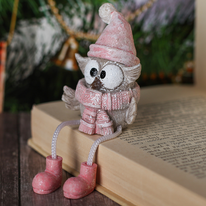 Сувенир полистоун "Совёнок в вязаной шапке и шарфике с ножками" МИКС 7х7х4,5 см