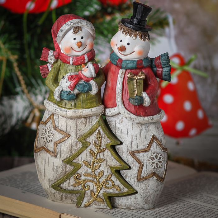 Сувенир полистоун "Семья снеговичков" набор 2 шт 19х12,5х5,5 см