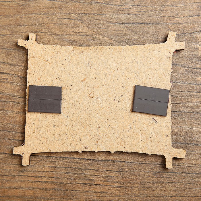 Магнит «Герб России с хохломской росписью», кожа в бамбуке, чёрный фон, 8,2×6,5 см