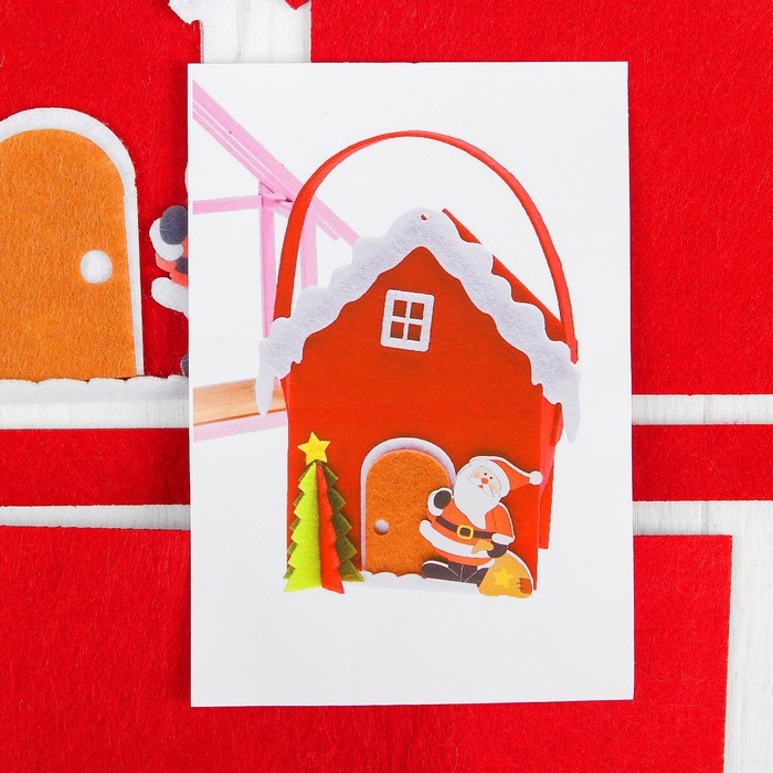 Набор для создания сумочки из фетра "Дед мороз стучится в дверь"