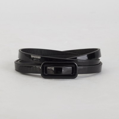 Ремень женский, гладкий, ширина - 0,8 см, пряжка в цвет кожи, цвет чёрный