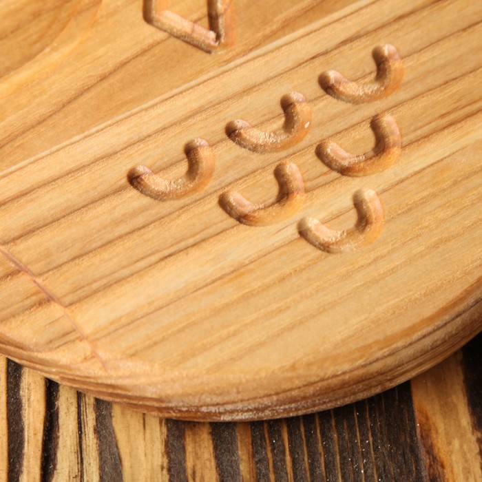 Доска для нарезки и подачи "Совушка", массив ясеня, 20х20 см