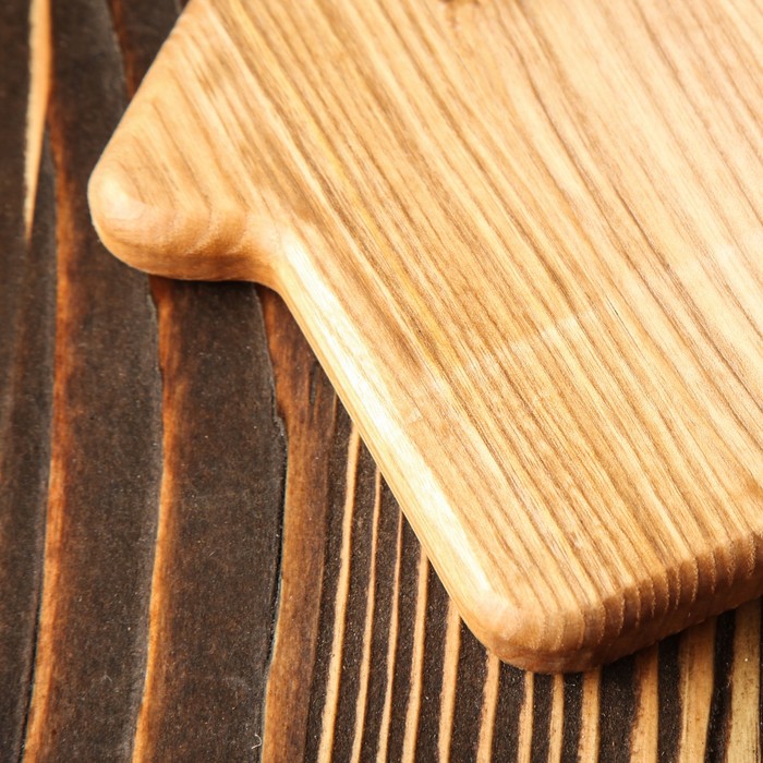 Доска для нарезки и подачи "Домик", массив ясеня, 25х20 см