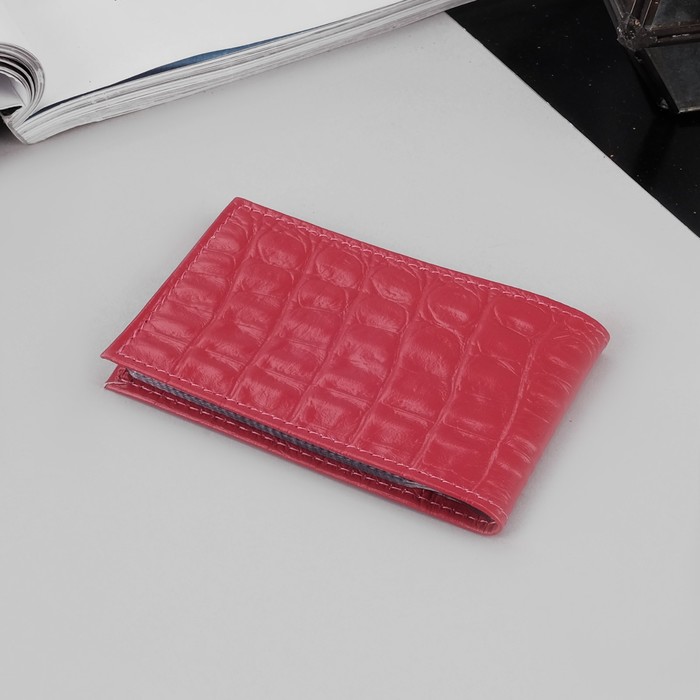 Визитница горизонтальная, 1 ряд, 18 листов, кайман, цвет фуксия