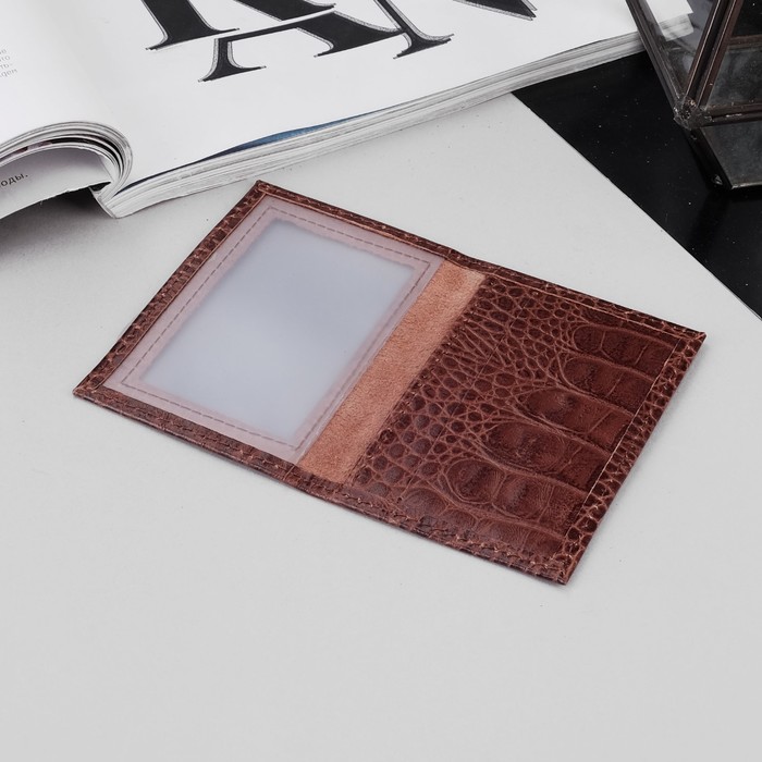 Обложка для удостоверения с окошком, кайман, цвет светло-коричневый