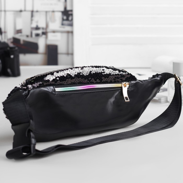 Сумка на пояс, отдел на молнии, наружный карман, цвет чёрный