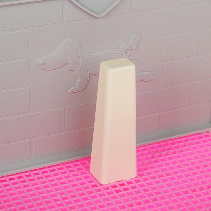 Туалет для собак 46,5 х 35,5 х 5,5 см, со стенкой, съёмной решеткой и столбиком, розовый