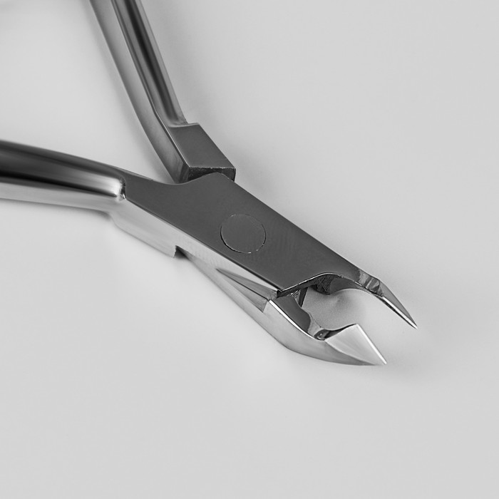 Кусачки для кутикулы, ручная заточка, одинарная пружина, 10см, рабочая область-5мм, цвет серебристый