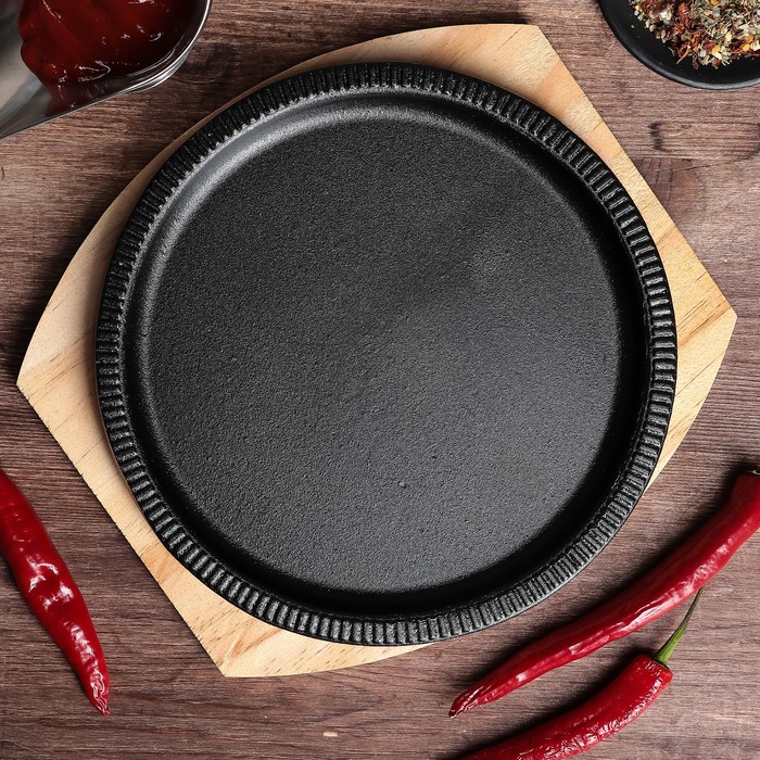 Сковорода 23х1,5 см "Круг. Гофре", на деревянной подставке