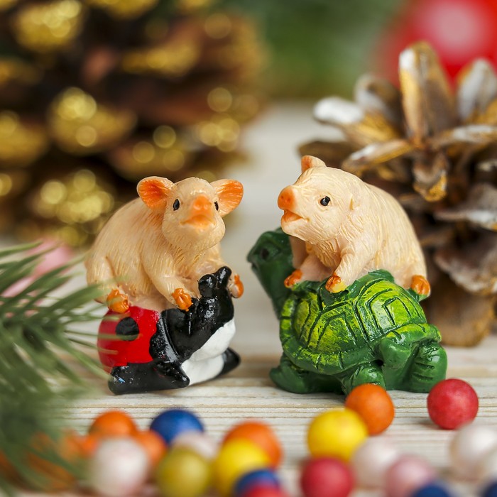 Сувенир полистоун "Хрюшка на зверюшке" МИКС 3,4х3,4х2,5 см