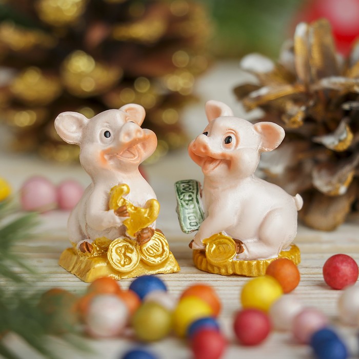 Сувенир полистоун "Хрюшка богатей" МИКС 3,2х2,2х2,5 см
