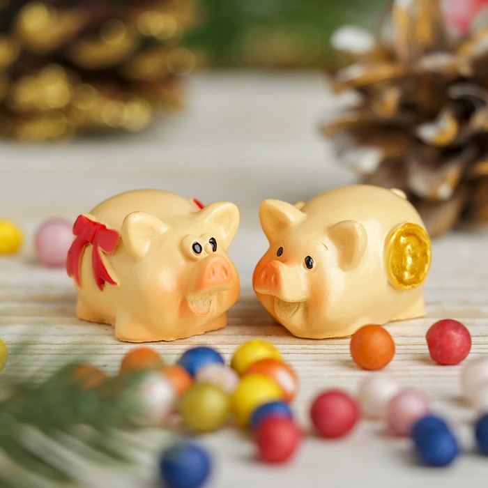 Сувенир полистоун "Хрюшка толстячок" МИКС  2х3,5х2,2 см