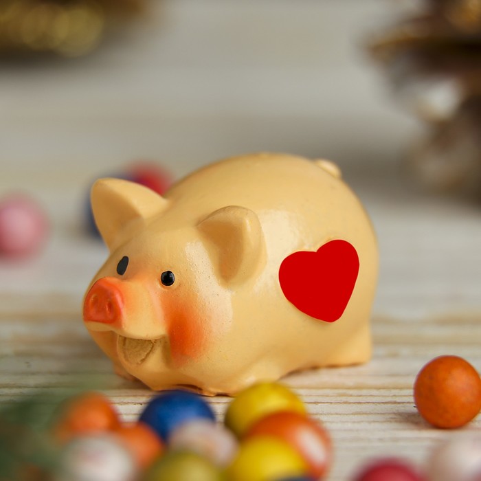 Сувенир полистоун "Хрюшка толстячок" МИКС 2х3,5х2,2 см