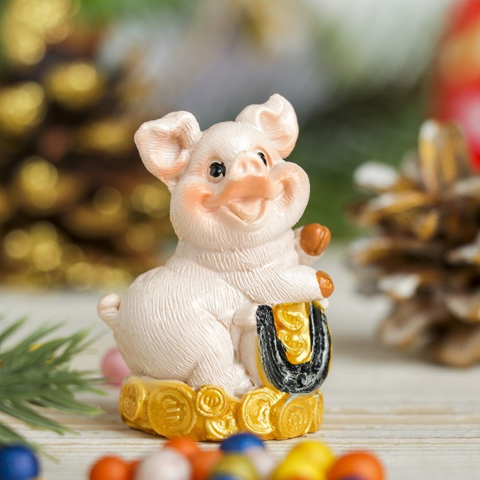 Сувенир полистоун "Хрюшка удачливый" МИКС 4,8х3,5х2,8 см
