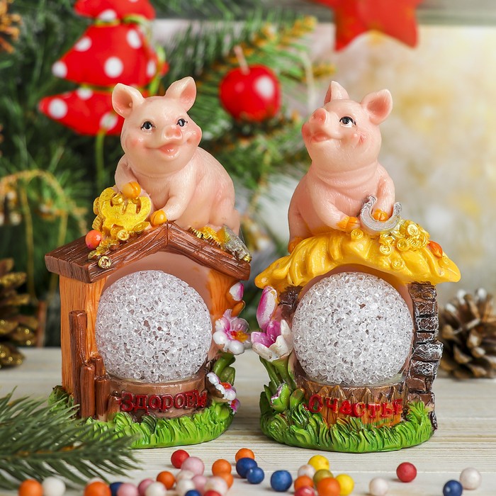 Сувенир полистоун "Хрюшка на светящемся домике" МИКС 14,2х8,5х7 см