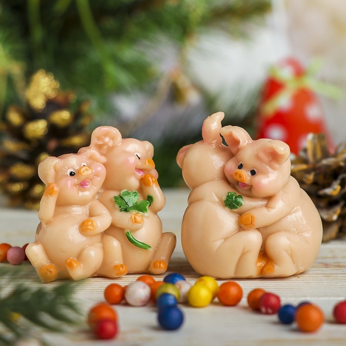 Сувенир полистоун "Поросята с клевером" МИКС 5,2х5,2х2,7 см