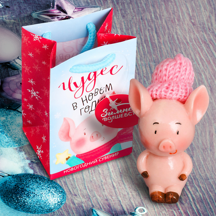 Фигурка с атрибутикой "Чудес!"