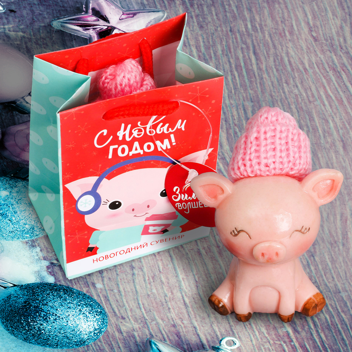 Фигурка с атрибутикой "С Новым Годом!"