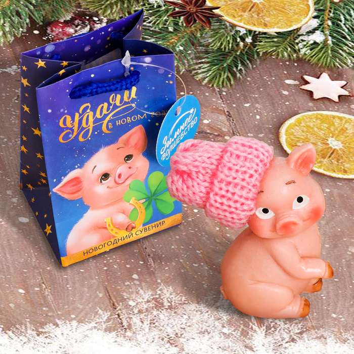 Фигурка с атрибутикой "Удачи!"