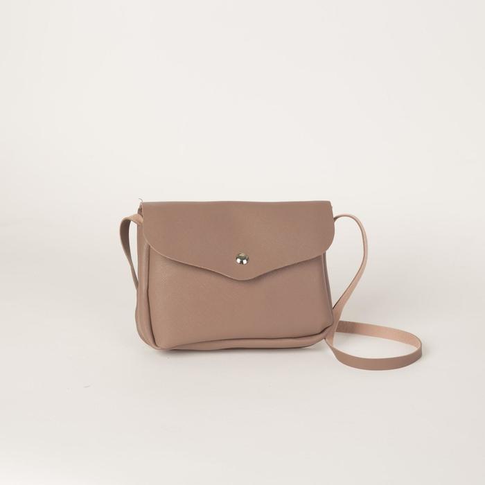 Сумка женская, отдел на клапане, длинный ремень, цвет бежевый