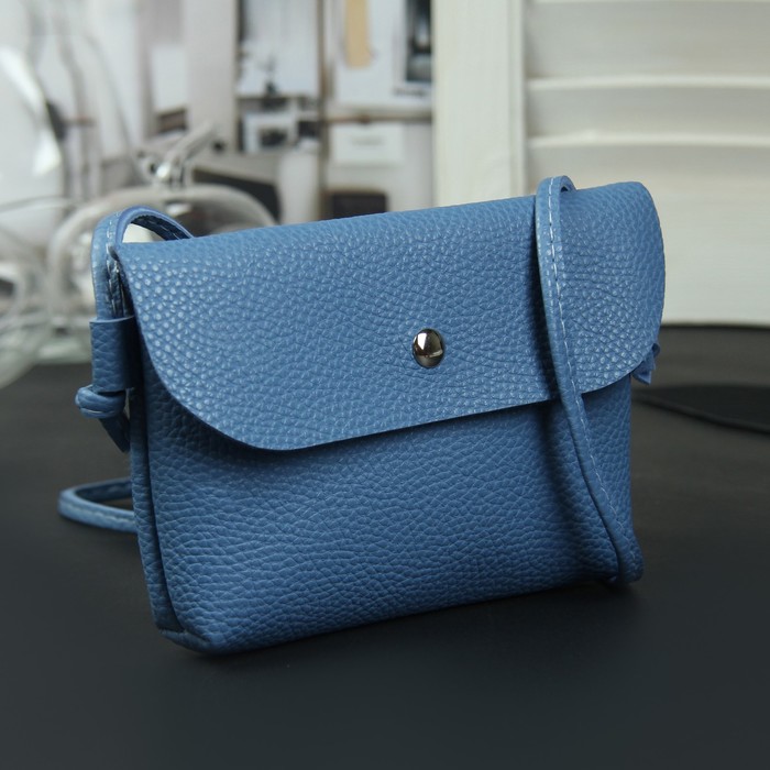 Сумка женская, отдел на клапане, длинный ремень, цвет голубой