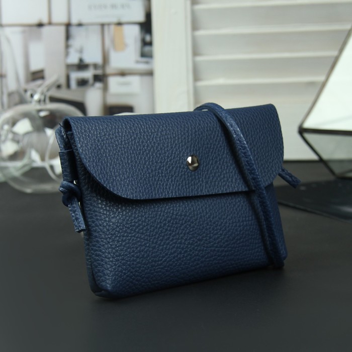 Сумка женская, отдел на клапане, длинный ремень, цвет синий