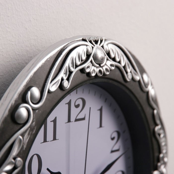 Часы настенные круг d=25 см, рама объёмный орнамент, хромированные