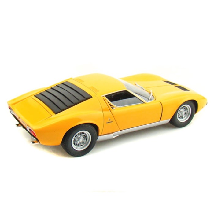 Коллекционная модель машины Lamborghini Miura, масштаб 1:18