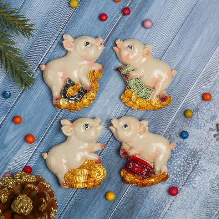 Магнит полистоун "Хрюшка на деньгах" МИКС 6,6х5,5 см