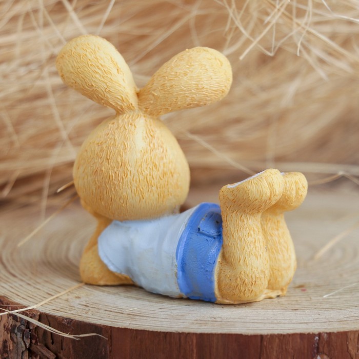 Сувенир полистоун "Зайчишка отдыхает" МИКС 6х6,7х3 см