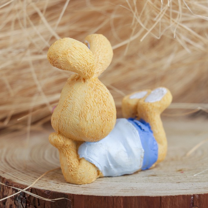 Сувенир полистоун "Зайчишка отдыхает" МИКС 6х6,7х3 см