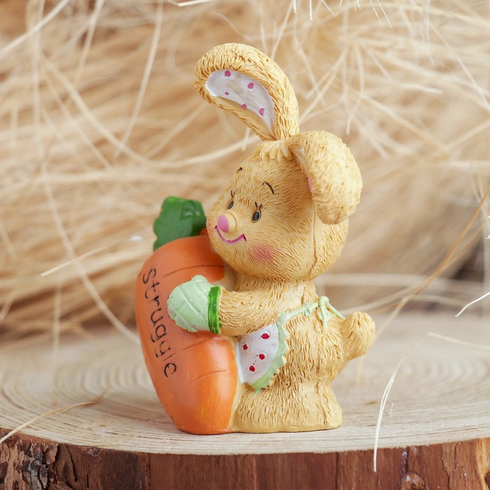 Сувенир полистоун "Зайка с морковкой" МИКС 8х6х4 см
