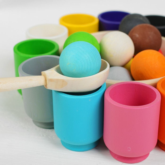 Сортер "Шарики в стаканчиках" 12 шт.