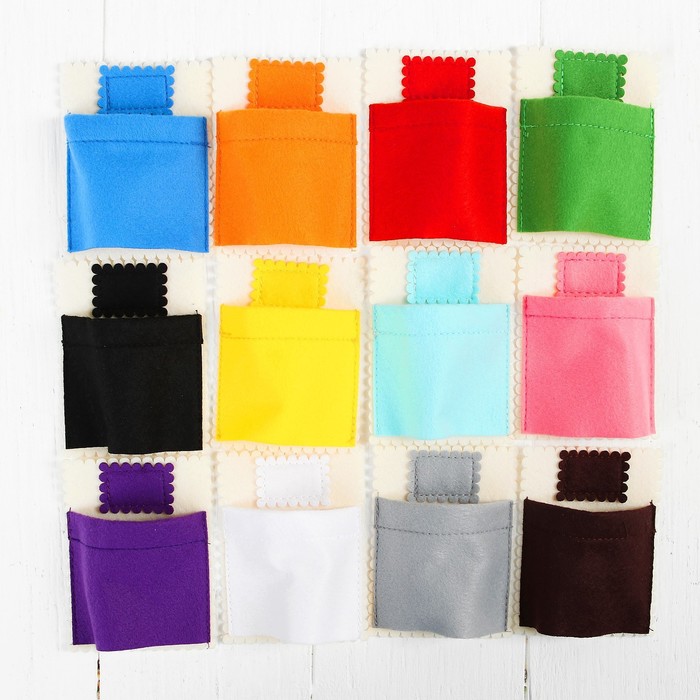 Сортер "Гномики большие в колпачках, с кроватками и стаканчиками", 12 шт.