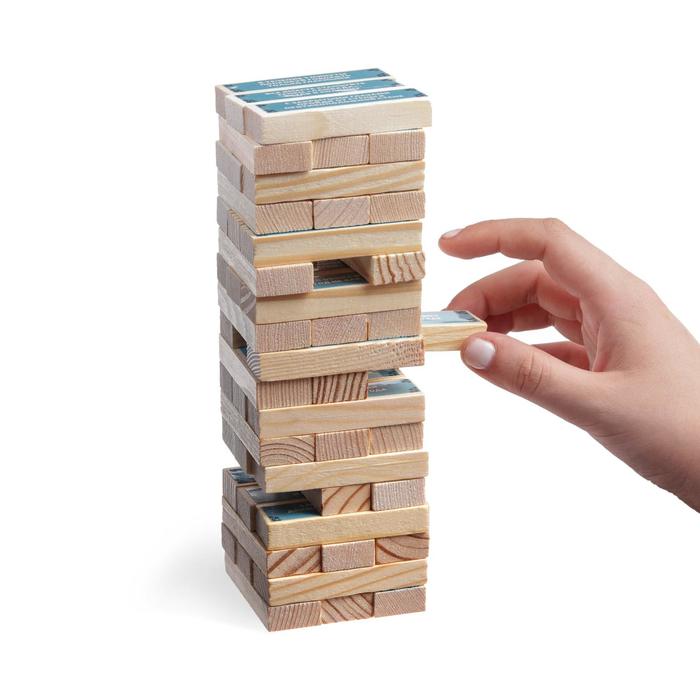 Игра "Падающая башня: Новогодняя"