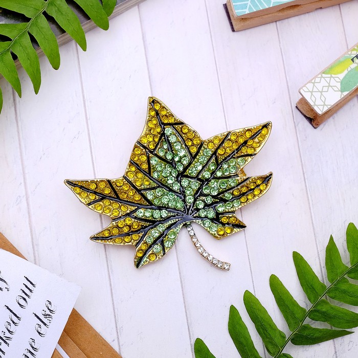 Брошь "Лист кленовый", цвет зелено-золотой в золоте