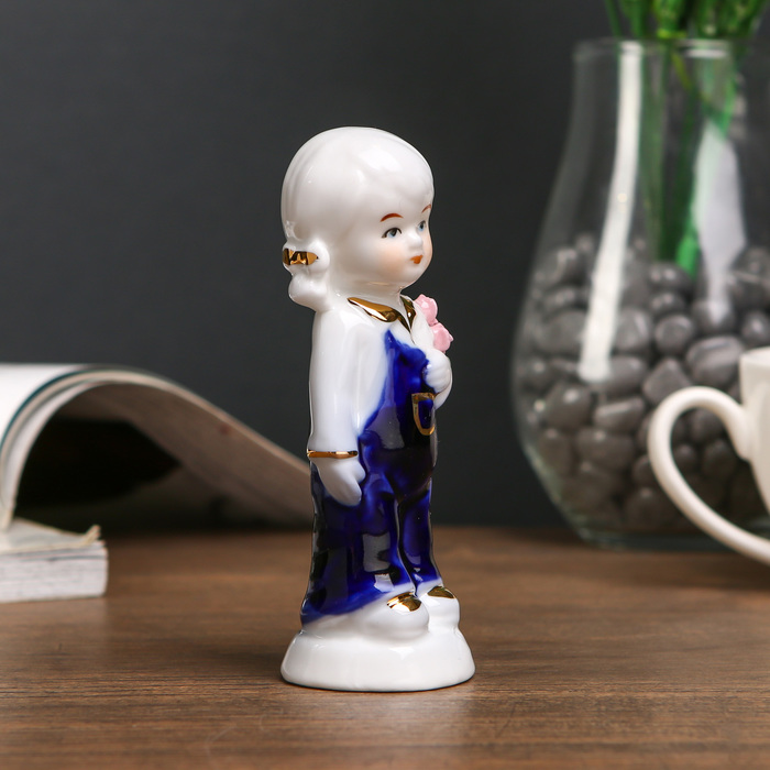 Сувенир керамика "Маленькая девочка в синем комбинезоне" 11х3,7х4 см