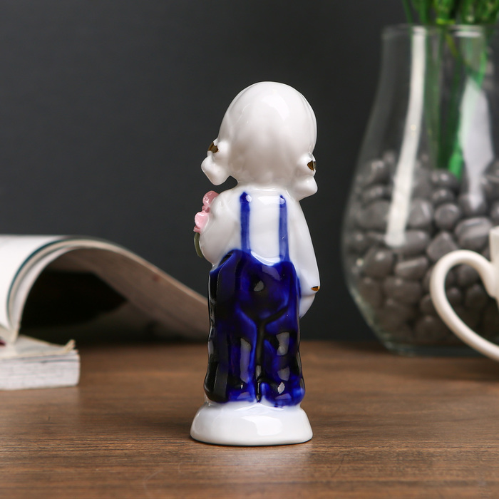 Сувенир керамика "Маленькая девочка в синем комбинезоне" 11х3,7х4 см