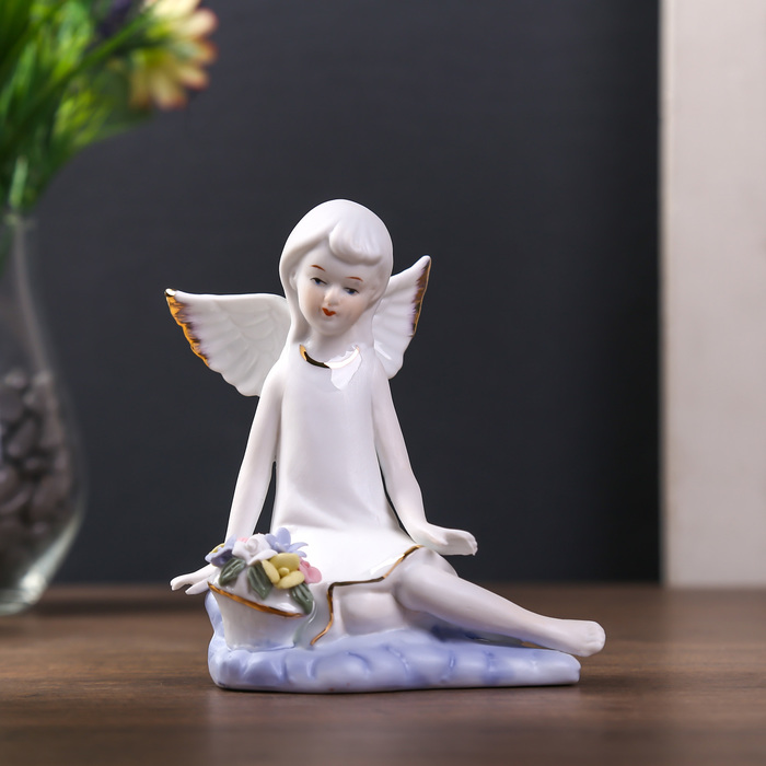 Сувенир керамика "Девочка-ангел в белом платьице с корзиной цветов" 13х10,5х6,5 см